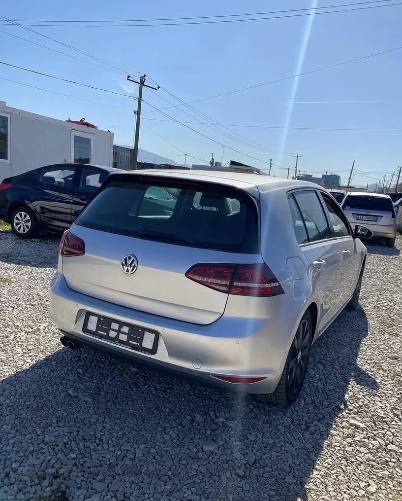 Rent a car in Tirana