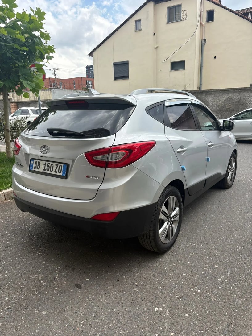 Rent a car in Tirana