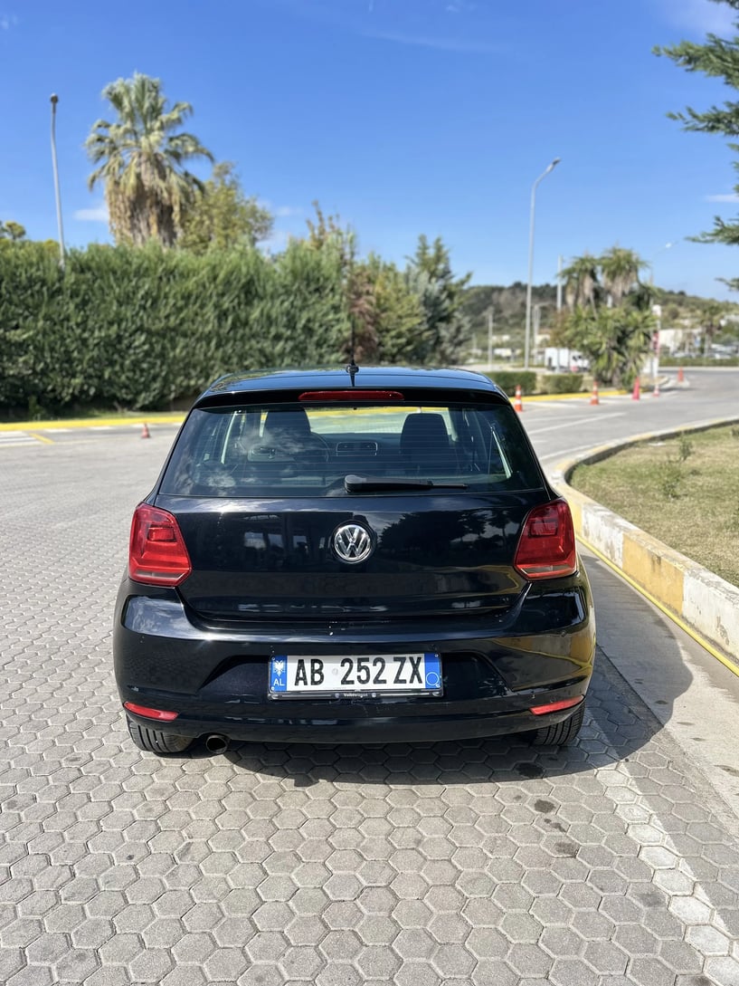 Alquila un coche en Vlorë