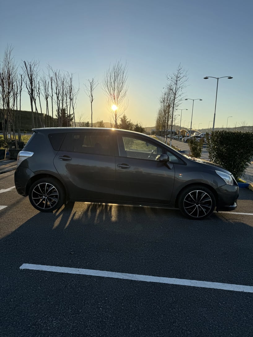 Alquila un coche en Durrës