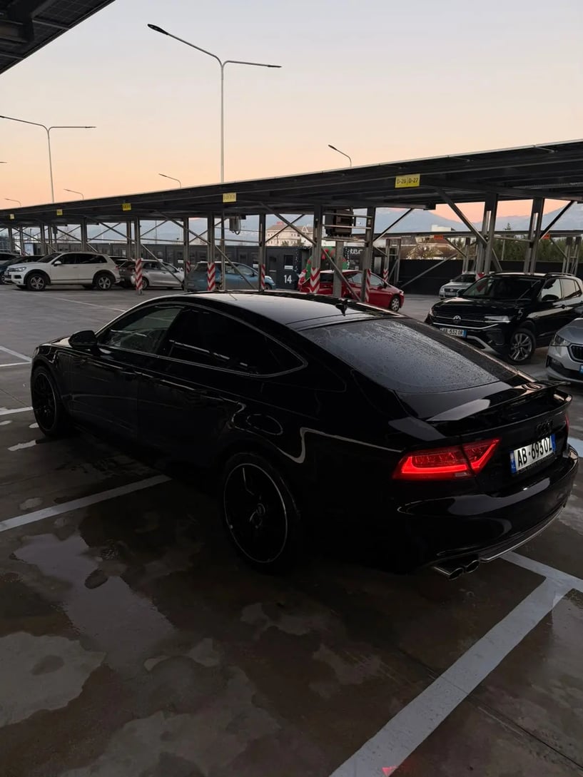 Wynajmij samochód w Tirana