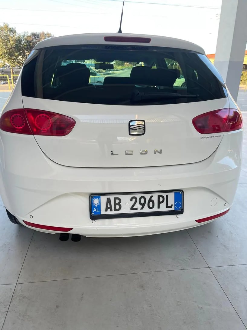 Wynajmij samochód w Tirana