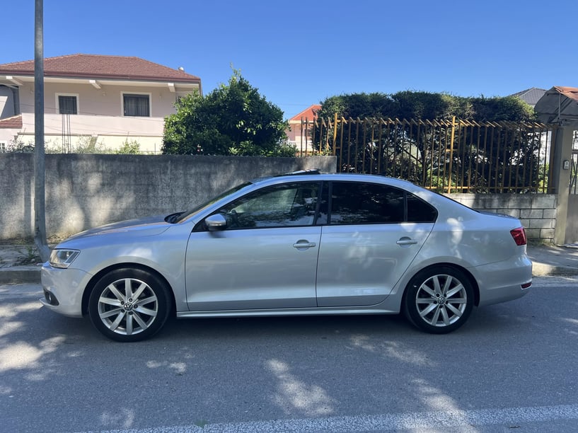 Louer une voiture à Tirana
