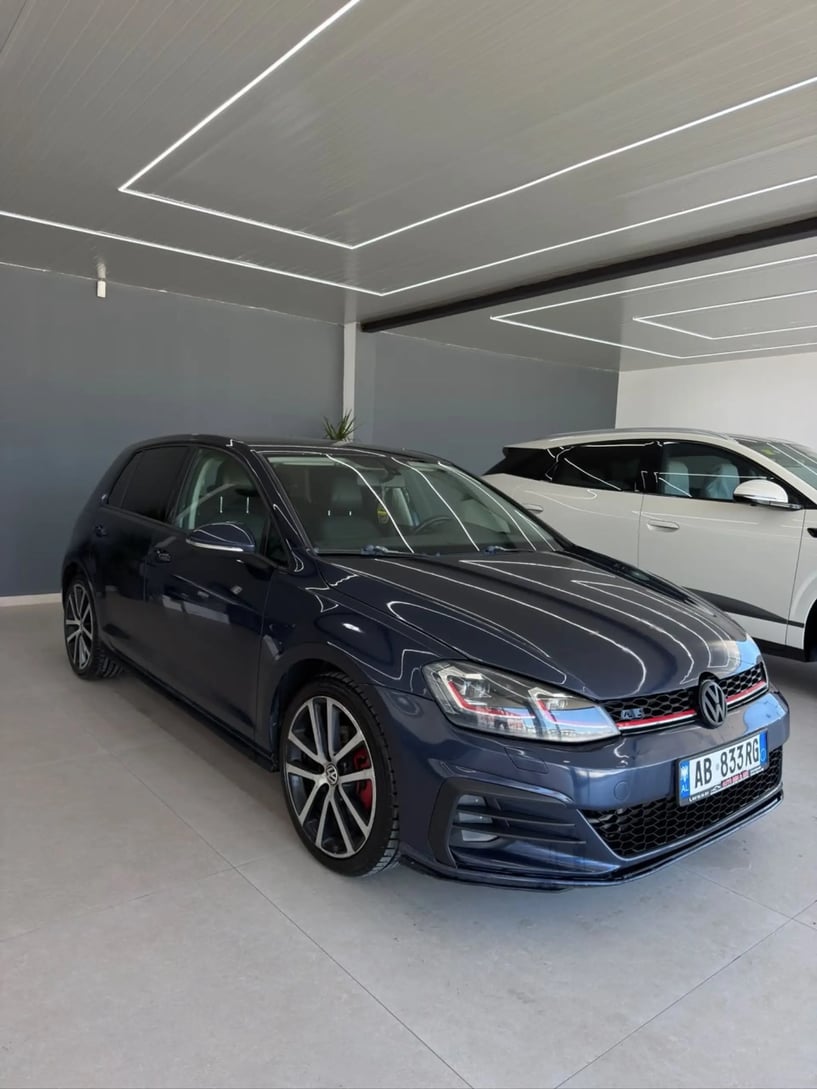 Rent a car in Tirana