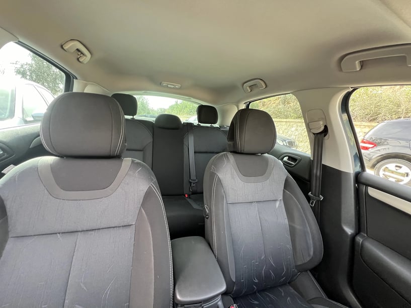 Rent a car in Tirana