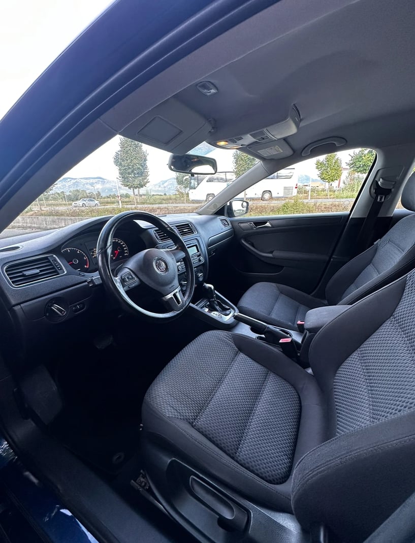 Wynajmij samochód w Tirana