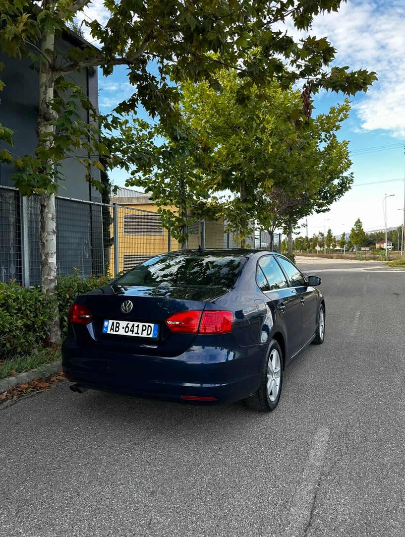 Wynajmij samochód w Tirana