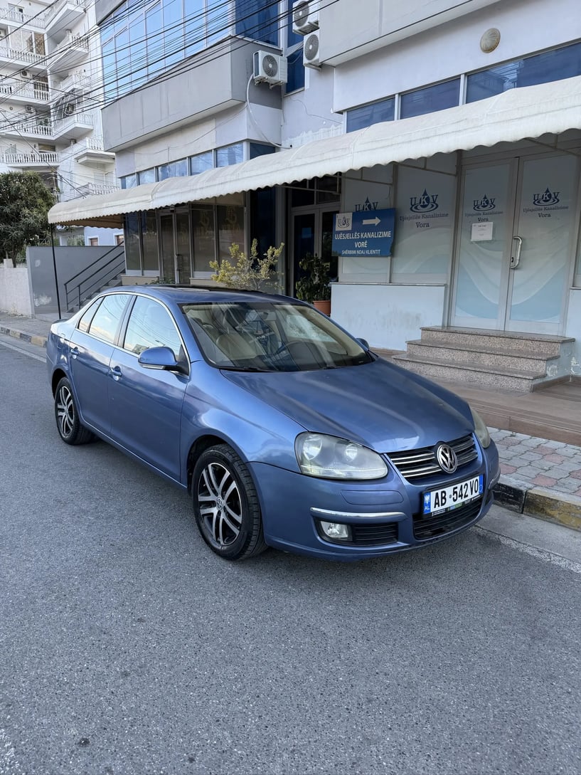 Wynajmij samochód w Tirana