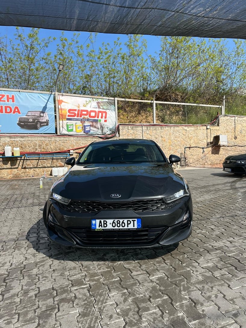 Rent a car in Tirana
