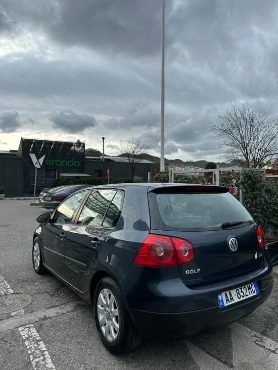 Rent a car in Tirana