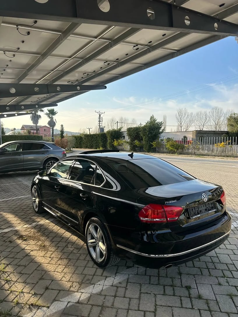 Noleggia un'auto a Tirana