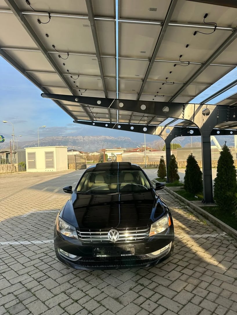 Noleggia un'auto a Tirana