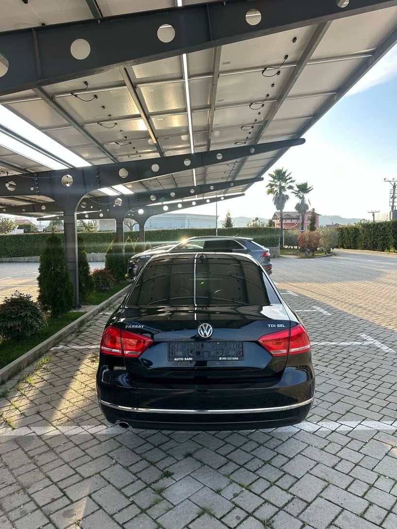 Noleggia un'auto a Tirana