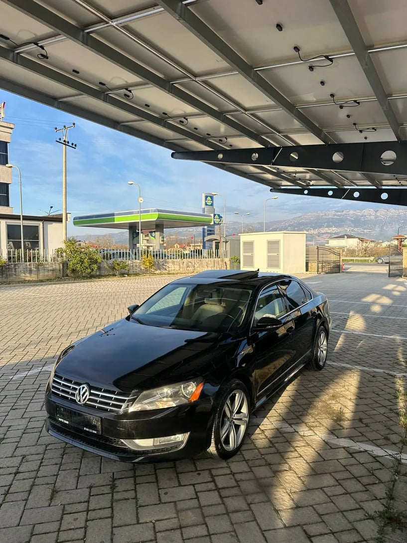 Noleggia un'auto a Tirana