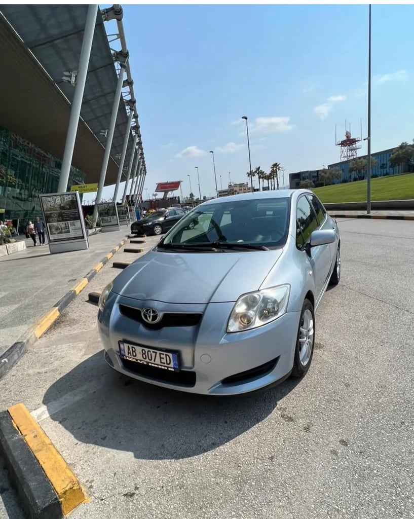 Louer une voiture à Tirana