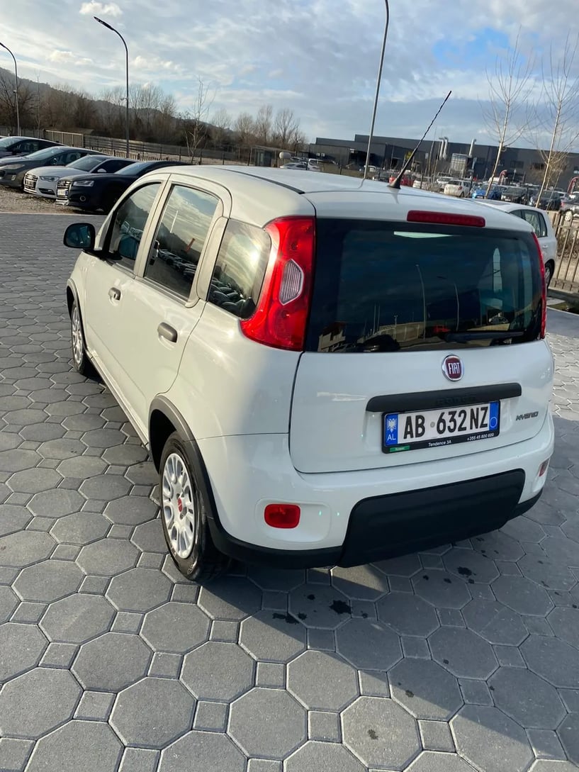 Wynajmij samochód w Tirana