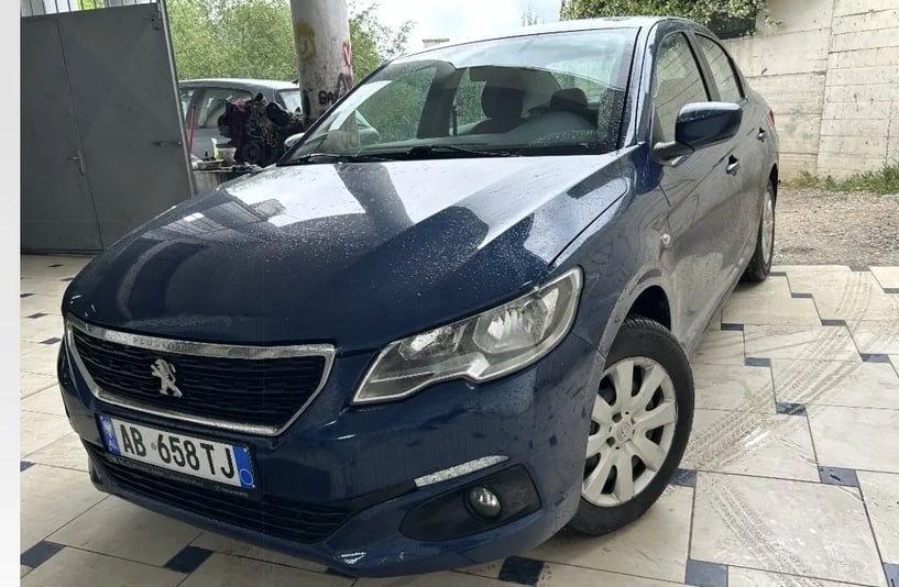 Louer une voiture à Tirana