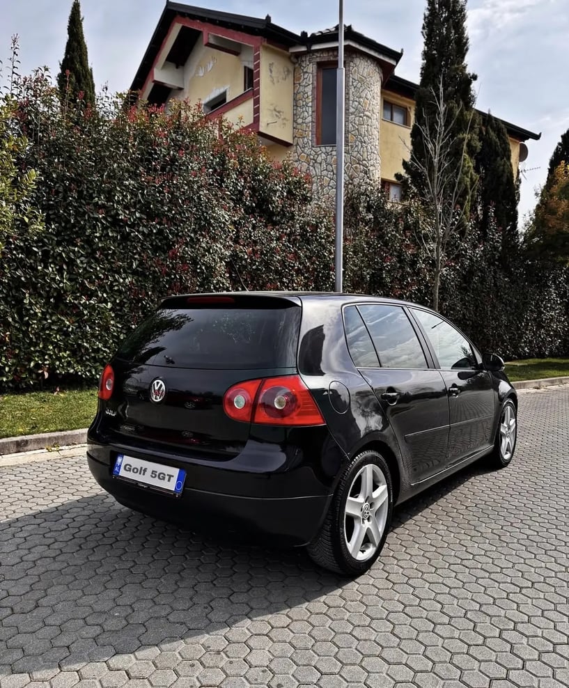 Rent a car in Tirana