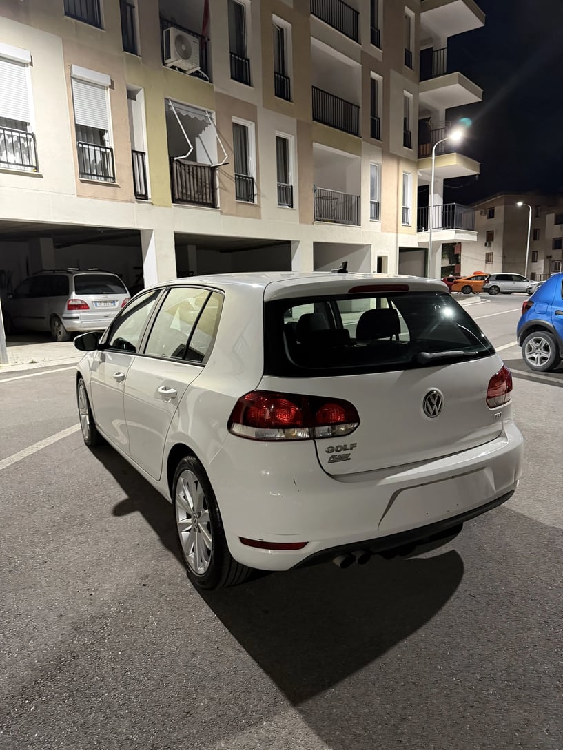 Rent a car in Tirana