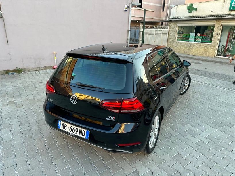 Rent a car in Tirana