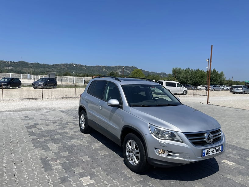 Noleggia un'auto a Tirana