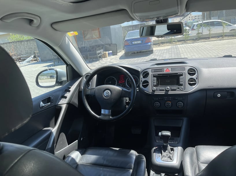 Noleggia un'auto a Tirana