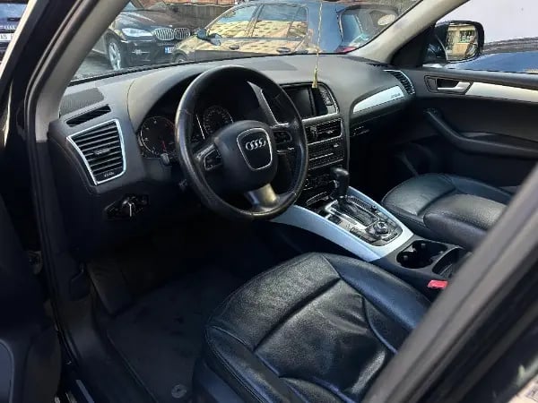 Rent a car in Tirana