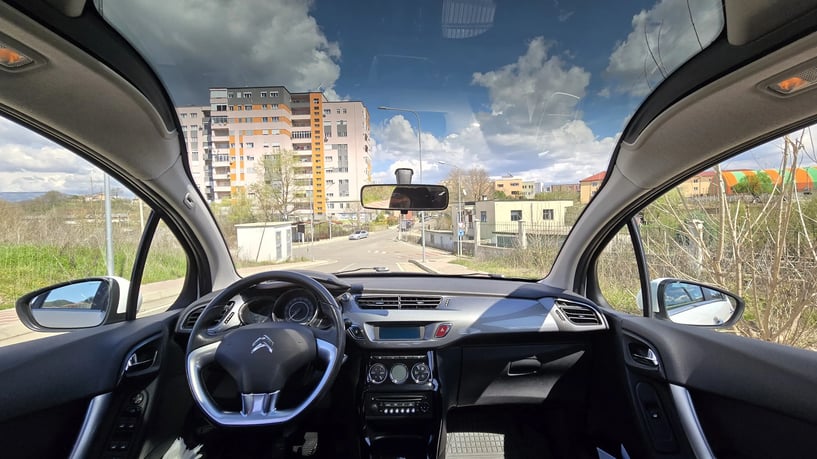 Rent a car in Sarandë