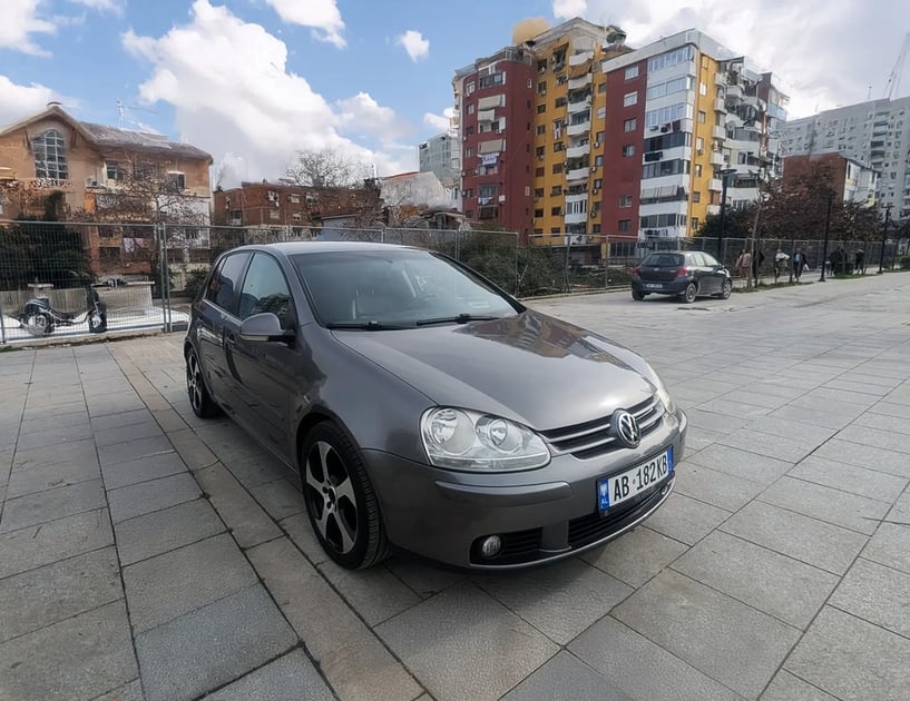 Louer une voiture à Tirana