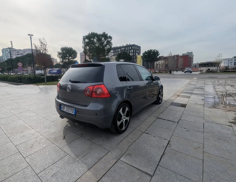 Louer une voiture à Tirana