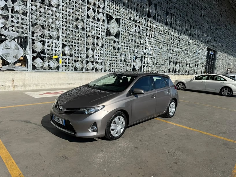 Rent a car in Tirana