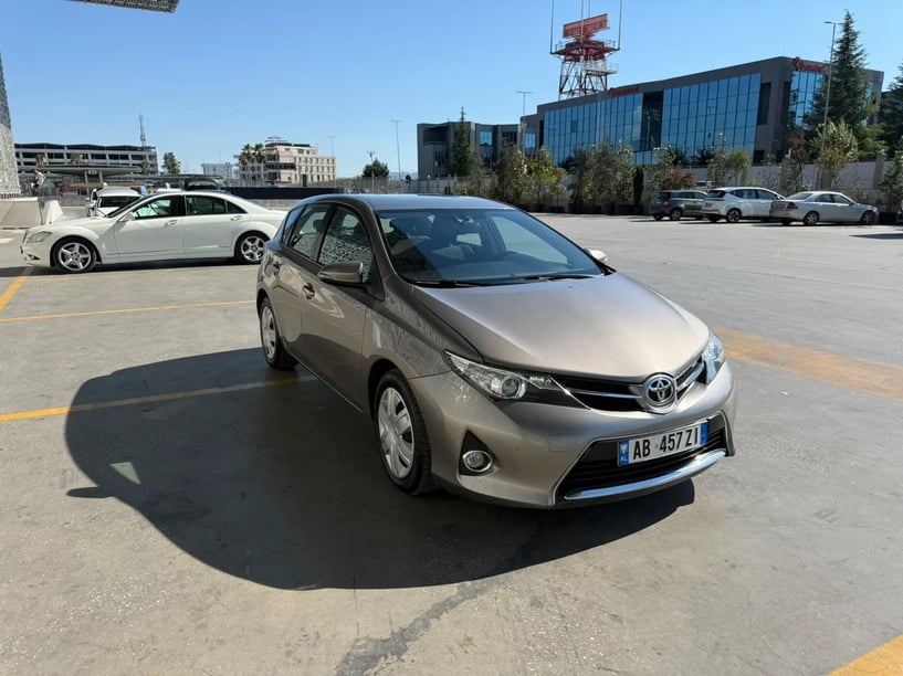 Rent a car in Tirana