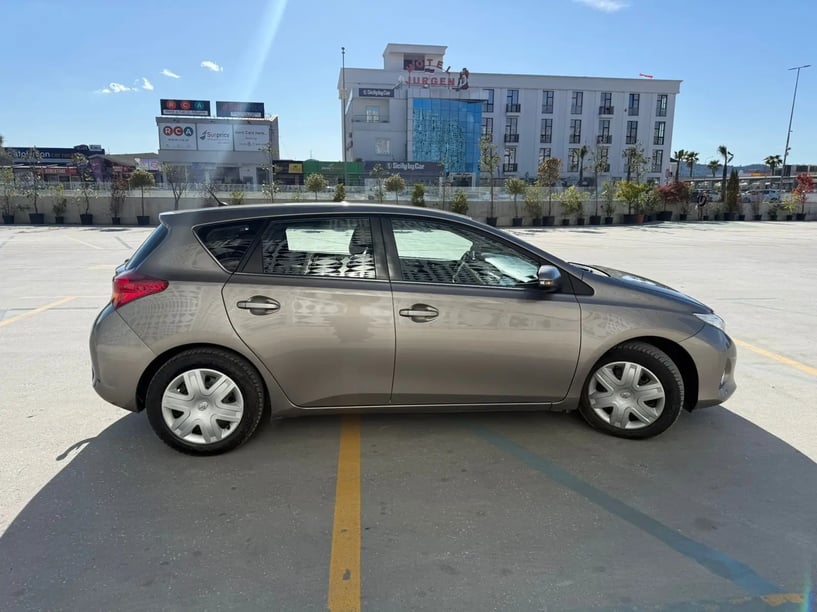 Louer une voiture à Tirana