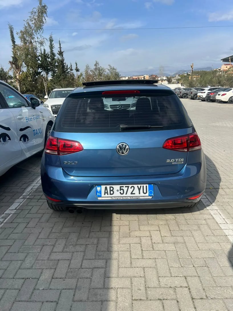 Alquila un coche en Tirana