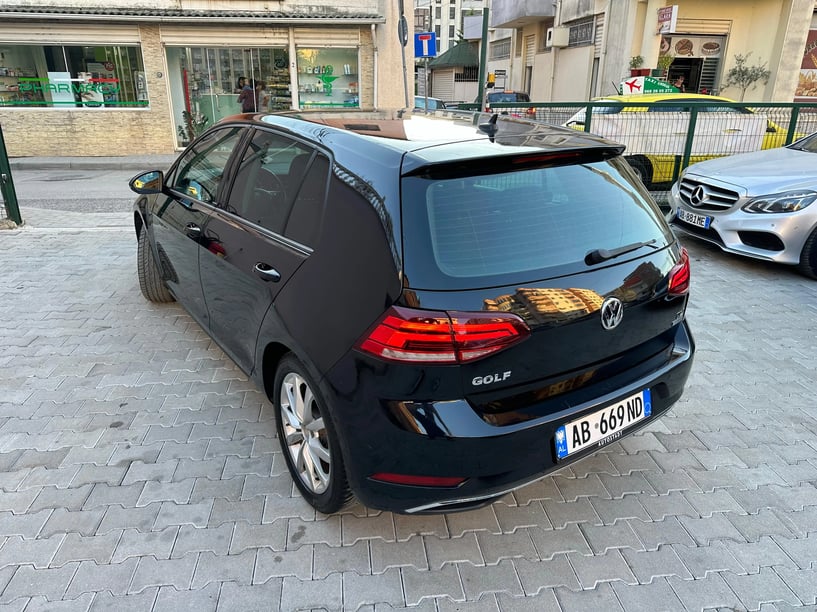 Rent a car in Tirana