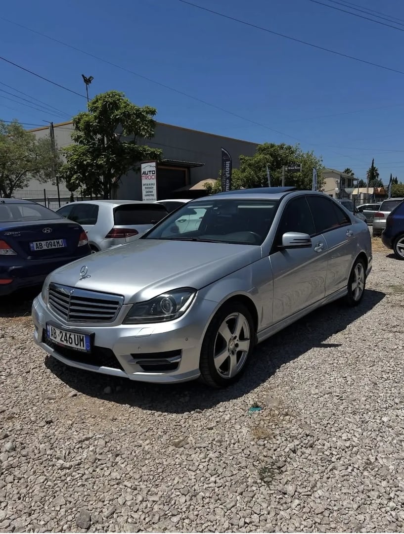 Rent a car in Tirana