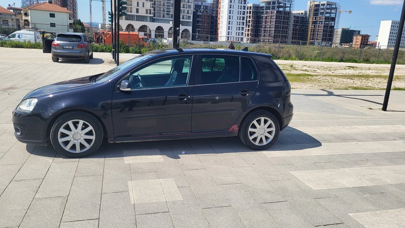 Rent a car in Tirana