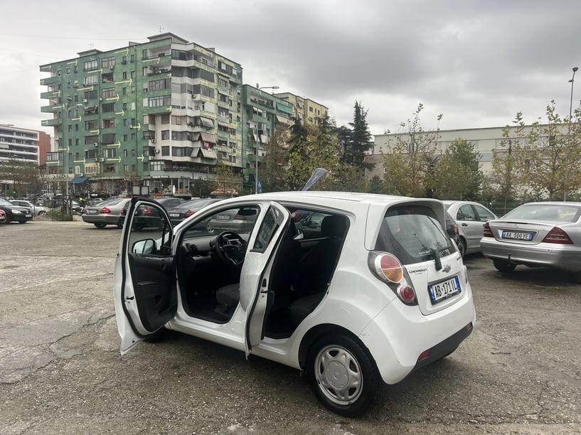Louer une voiture à Tirana