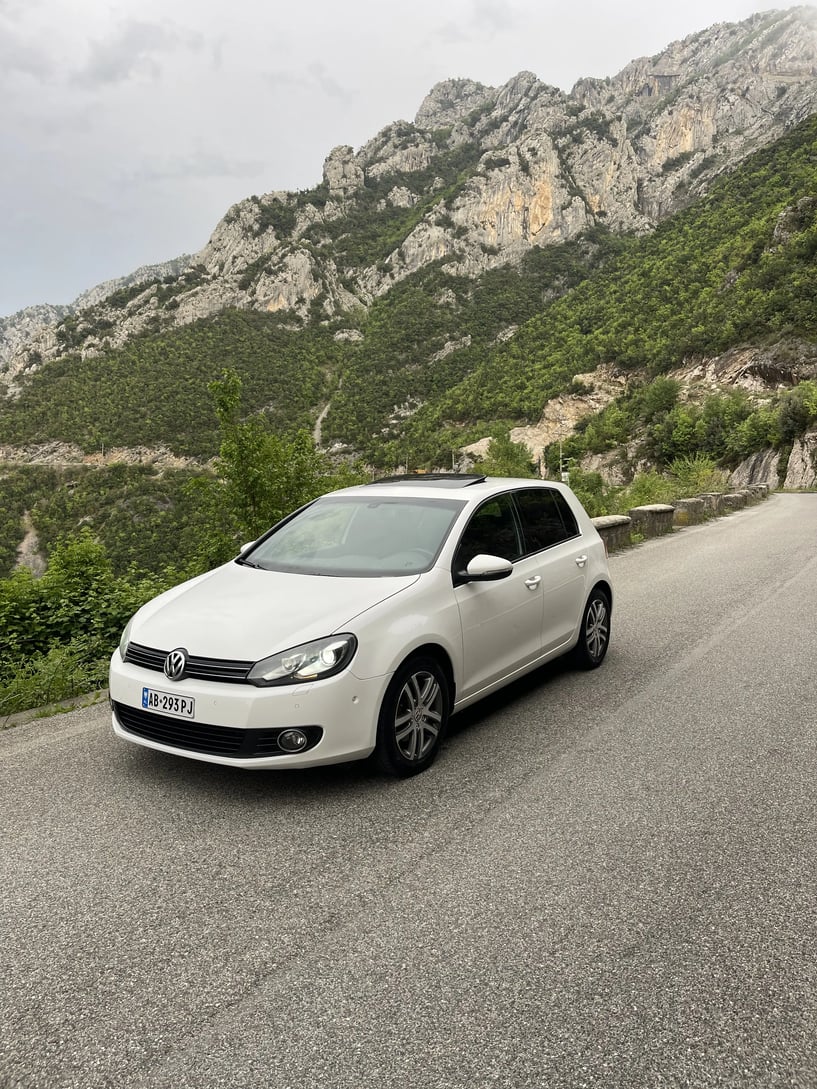 Rent a car in Tirana
