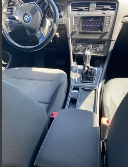 Noleggia un'auto a Tirana