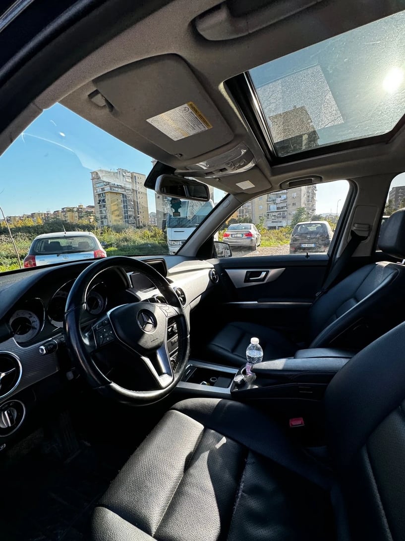 Rent a car in Tirana
