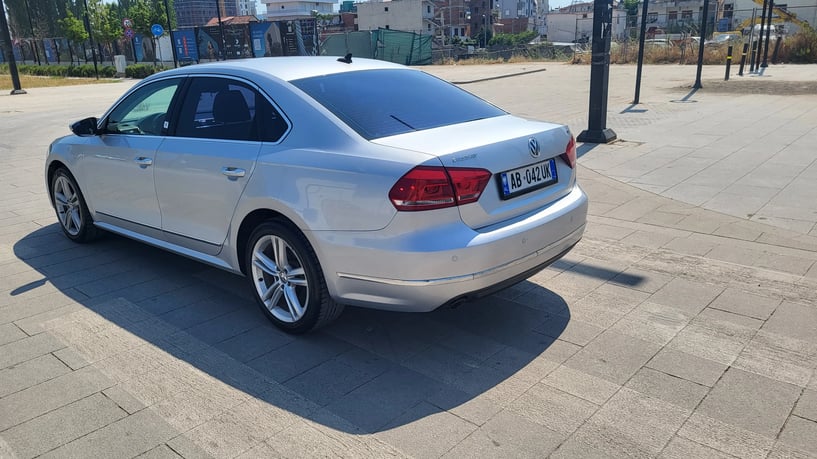 Wynajmij samochód w Tirana