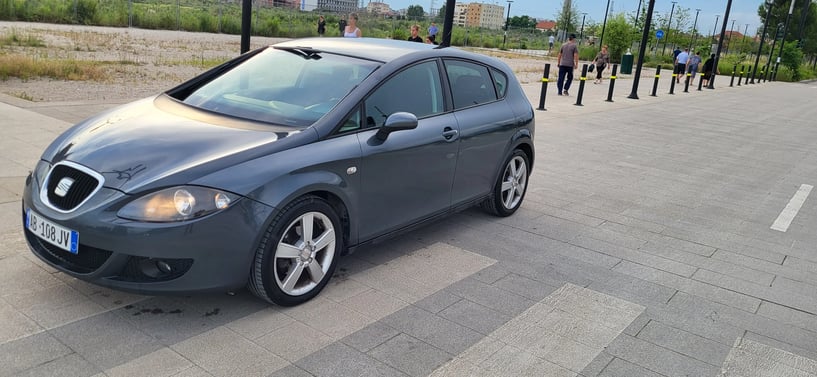 Noleggia un'auto a Tirana