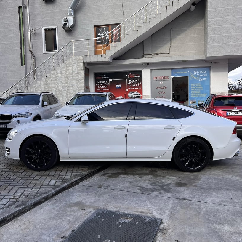Rent a car in Tirana