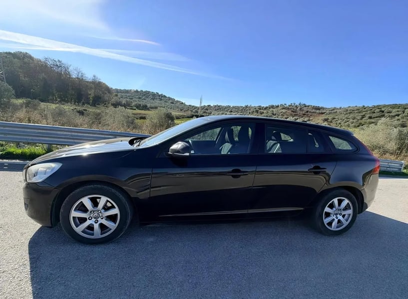 Noleggia un'auto a Tirana