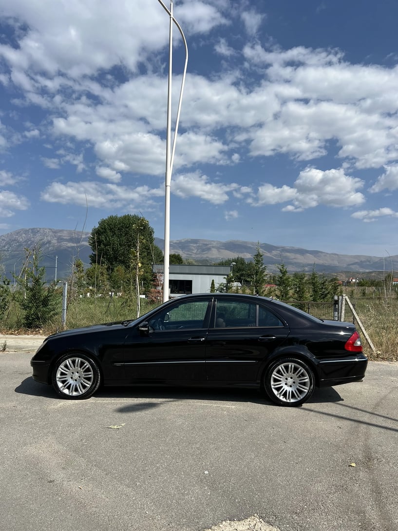 Louer une voiture à Tirana
