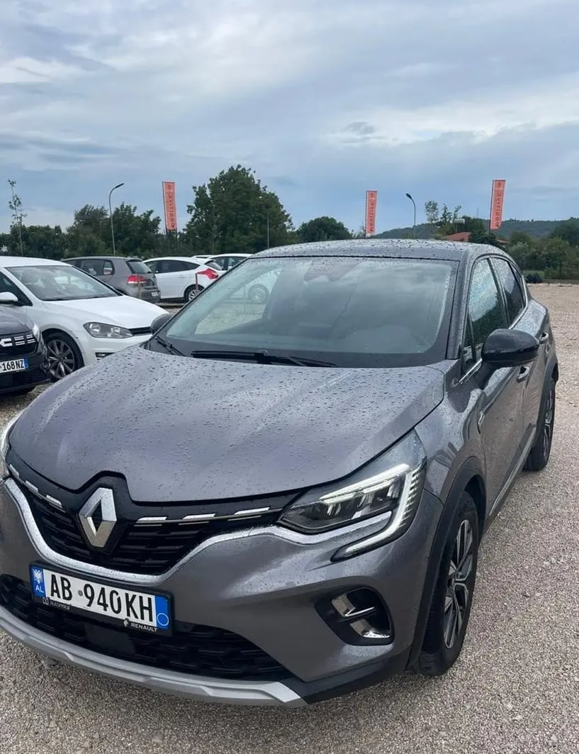 Alquila un coche en Tirana