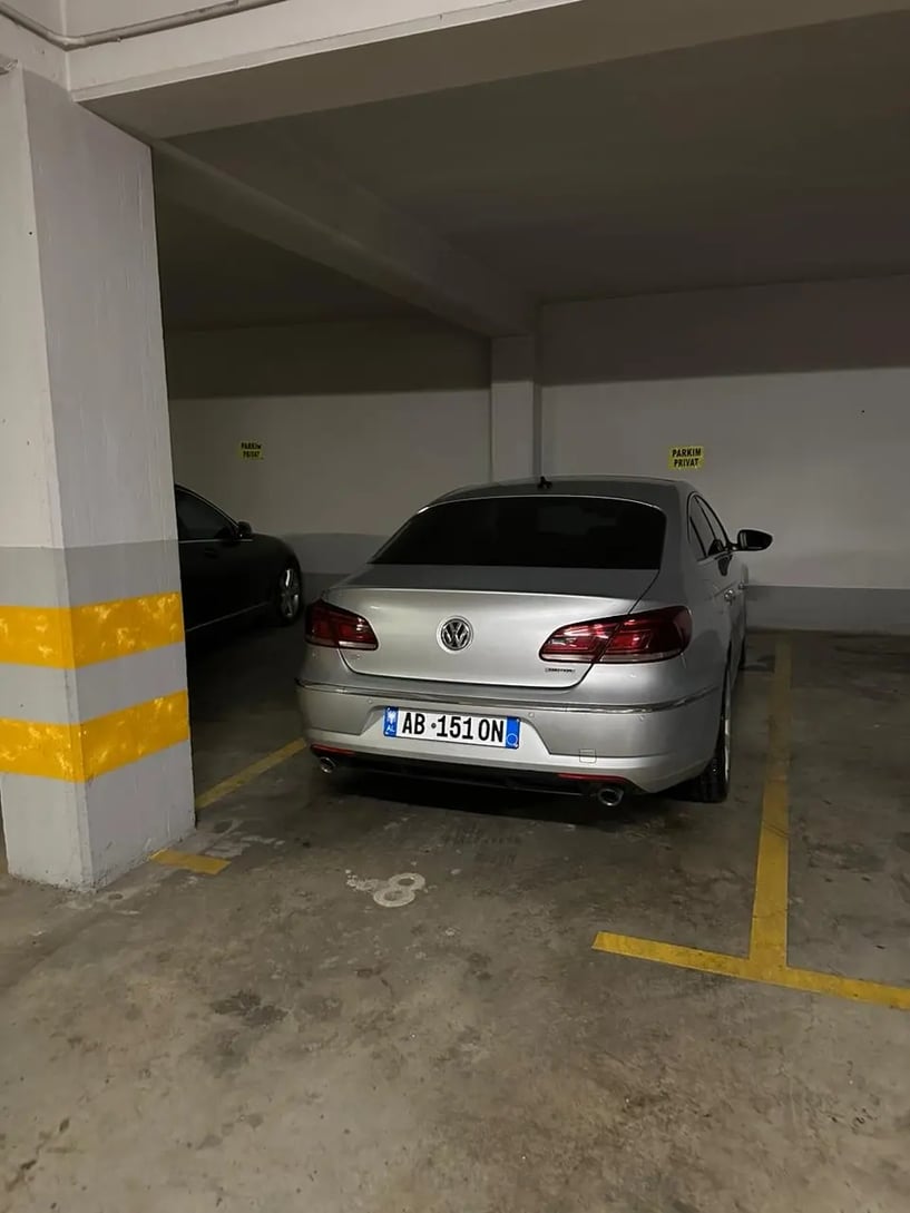 Wynajmij samochód w Tirana