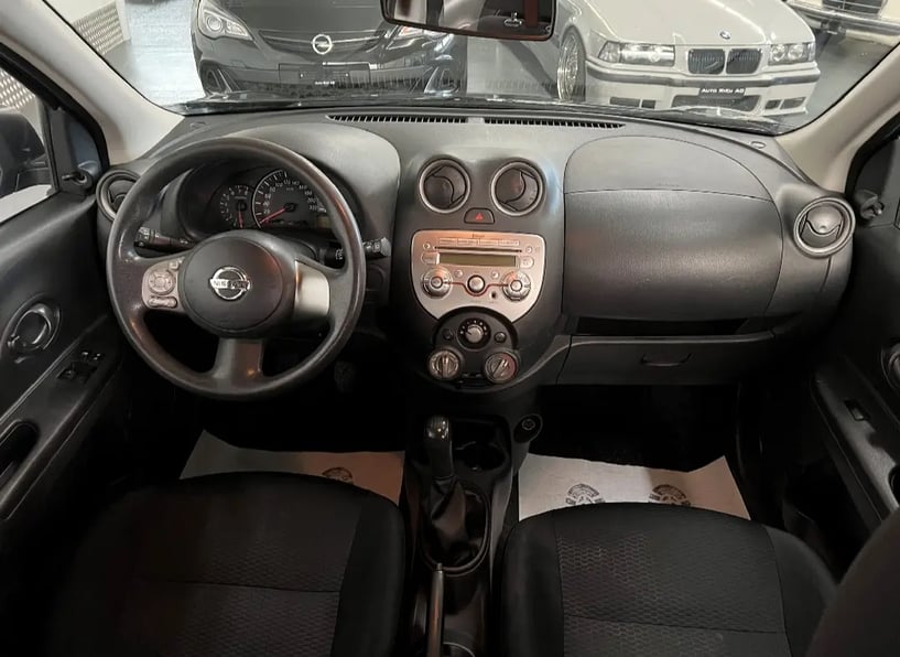 Merrni me qira një makinë në Tirana