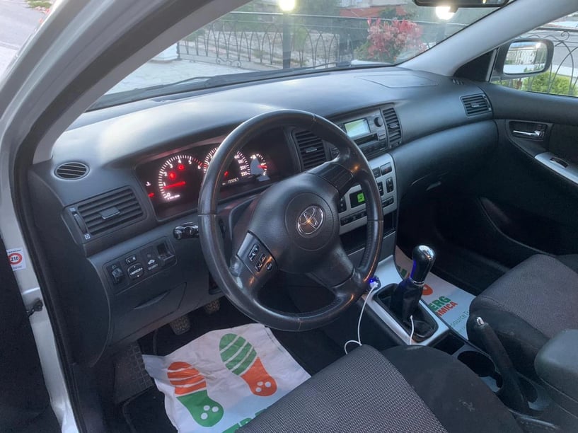 Noleggia un'auto a Sarandë